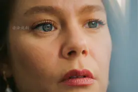 女孩无意间发现惊人秘密#母爱 #好剧推荐 #下集更精彩视频封面