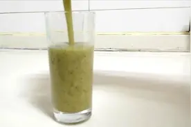 香蕉+黄瓜榨汁，润肠通便，减掉大肚腩，小姐姐15天轻松减脂八斤视频封面