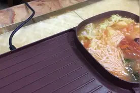 还在用买的火锅底料？教你一招，只需一个番茄，在家做海底捞汤底视频封面