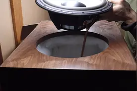 DIY 大叔制作低音炮音箱的过程，外观太漂亮了