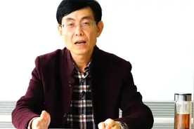 指甲上的月牙越大越健康？中医专家告诉你，早看早受益视频封面