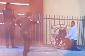 双腿截肢黑人男子遭美警连开10枪身亡，曾因与警方对峙失去双腿视频封面