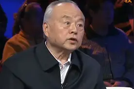 赵炜与护士帮邓大姐捧着总理骨灰盒，将总理骨灰安放台湾厅视频封面
