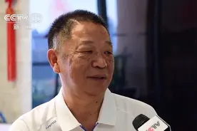 施廷懋父母：看到孩子不断成长为国家做贡献，感到很自豪|24小时视频封面