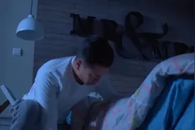 二胎时代：产检六点就排队！晓东一脚被灿灿踹下床，养娃太难了！