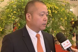 台湾青年想到大陆从军，在解放军中锻炼自己？台军高官被吓懵了视频封面