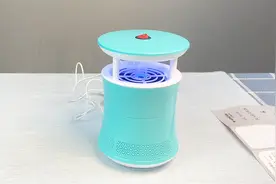 开箱测评“吸入式灭蚊灯”，方便外出携带，可蚊子是被风扇吹死的视频封面