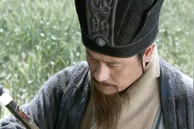 曹操每次拿不定主意就问荀彧，而每次都能让他释怀，荀彧情商很高视频封面