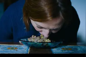 男友硬生生把女友养成了狗，为什么还要在一起呢视频封面