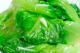 炒生菜看似简单，但好多人第一步就做错了，阿见教你正确做法