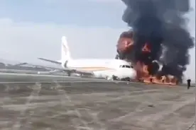 西藏航空机上乘客讲述事发经过：逃生滑梯被烧坏选择跳机 很后怕视频封面