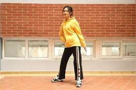 每天坚持手叉腰，左右扭腰，12天扭出小蛮腰，暴瘦全身视频封面