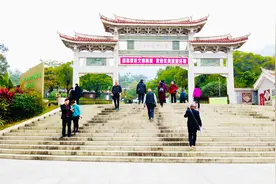 实拍厦门天竺山风景区，地铁2号线直达东山门，景区人气稳步上升视频封面