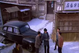 暗战：苏若水穿鞋躺床上看书，姐姐直接拿藤鞭打屁股视频封面