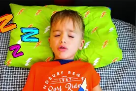 家里突然出现了好多的蚊子，妈妈被咬了好多包，这下要怎么办呀视频封面