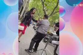 飘了？杨幂被路人拍照秒黑脸拿雪糕嫌弃丢给助理视频封面