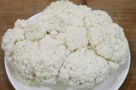 这才是干锅花菜的正确做法，清脆爽口够入味，看着就流口水，真香