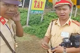 越南交警查车现场 真是猝不及防啊视频封面
