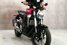 本田250街车声浪展示，造型复古，动力强劲，配ABS，油耗仅2.5L视频封面