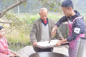 天气开始慢慢降温了，提前炒些麻辣牛油火锅底料准备吃火锅