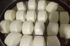 为什么你蒸出来的馒头会开裂，因为你少做了这一步，快收藏吧