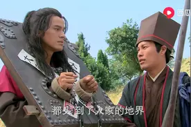 武松到达孟州牢房，牢头让犯人好好“照顾”他，谁料武松成了老大