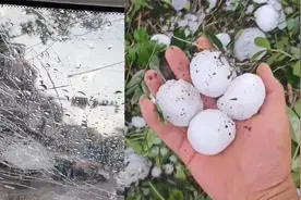 陕西延安黄陵县突降冰雹：大如鸡蛋多车被砸受损地上白茫茫一片视频封面