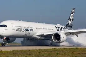 客机中的“墨镜侠”，碳纤维机身，A350有多先进？视频封面