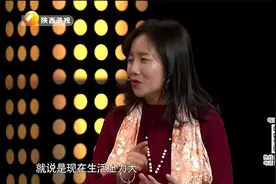 鉴宝：大姐带来幅郭沫若书法，专家看完都激动了，这样的真品少见视频封面