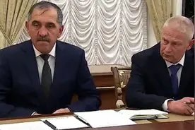 现场：普京会见绰号“白发”的瓦格纳指挥官 俄国防部副部长在场视频封面