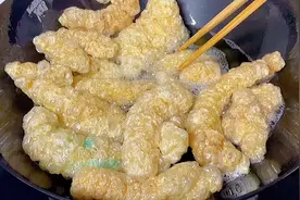 纯手工炸猪皮怎么炸才雪白起大泡，3个技巧全明白，教程非常实用视频封面