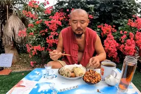 早餐剩菜剩饭用锅蒸着吃，没想到味道绝了。视频封面