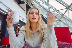 我和178乌克兰美女模特索菲亚有个约会 一起谈谈当前俄乌局势视频封面