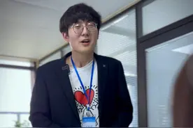 霸气老板再帮帅哥员工出头，结局感人👏👏👏👏👏👏视频封面