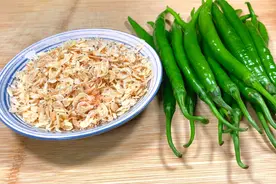 万万没有想到，辣椒搭配虾皮这么好吃，做法简单家常，真解馋