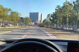 左右车轮位置判断方法，只会看雨刷器就错了，现场演示正确做法视频封面