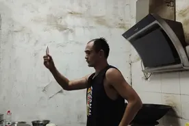 非常年轻的地中海，还好他长得帅，不然怎么找老婆？视频封面