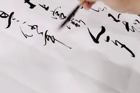 一位网友送女朋友的生日礼物，高雅又不失浪漫，值得年轻人学习