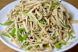 凉拌干豆腐好吃又诀窍，这样做的干豆腐，爽口开胃，吃口不柴，香