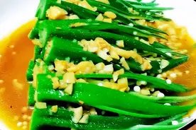 蒜香秋葵用这种方法做，鲜嫩少油又入味，开胃又下饭，低脂更健康