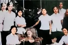 1957年，齐白石与家人的合影照，93岁还要迎娶22岁小新娘视频封面