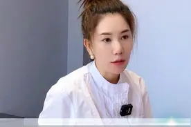 宝宝吐奶不要直接抱起来，应该先右侧卧位。 #宝宝#新生儿#育儿 #宝妈 #平顶山月子中心