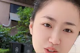这晚风丝丝吹这夜色惹人醉 这夜里孤单的人呐她需要你陪 亮着灯的出租屋谁还没有睡 凌晨三点醒来的夜电话打给谁视频封面