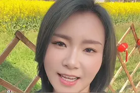 一定要瘦。如果你减肥坚持不住了，就反复看看这条视频。你减的是脂肪，长的是颜值，长的是自信，你减的是体重，长的是气质，长的是尊严，减肥它确实很难。但是只有减肥成功以后，你才会发现，让你快乐的不是什么美味佳肴，而是苗条的身材，自信的笑容，还有那个不被打败的自己。粗茶淡饭不要紧，饥肠辘辘也没有关系，忍饥挨饿又算得了什么了？你狠狠坚持他几十天，你不仅会惊艳自己，还会惊艳你身边所有人。当你真正瘦下来以后，你会发现你今天所有忍受的饥饿感，它都不值得一提。加油#所有的最好都不如刚好 #我要变瘦变好看视频封面