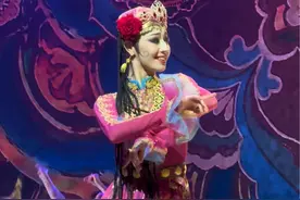 北舞 70 周年庆典 近距离欣赏馨瑶的偶像@兔瑞克🐰 姐姐太美辣🌶又是追星成功的一天🤗#北舞70周年校庆 #北京舞蹈学院 #程馨瑶视频封面