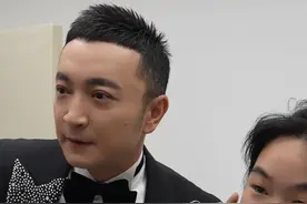 #2025春晚体验官 #在抖音过好年 第一次在央视给人理发，想想就刺激！春晚我来了，好激动！！！