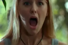 一天大蛇爬上女子身上#蛇 #影视推荐 #一定要看到最后 #剪辑视频封面