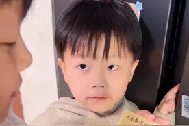 便利贴承载着我们的生活点滴，这些点滴，现在变成了可爱的冰箱贴了~#记录日常 #人类幼崽  #阿甘一家的日常 #小哥俩的日常视频封面