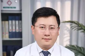 胃里竟然会长出石头吗？该怎么处理？#抖出健康知识宝藏 #胃结石 #胃石症 #结石 #胃病视频封面