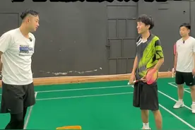 传说中的杀球是这样的 #快乐羽毛球 #搞笑段子 #羽毛球教学